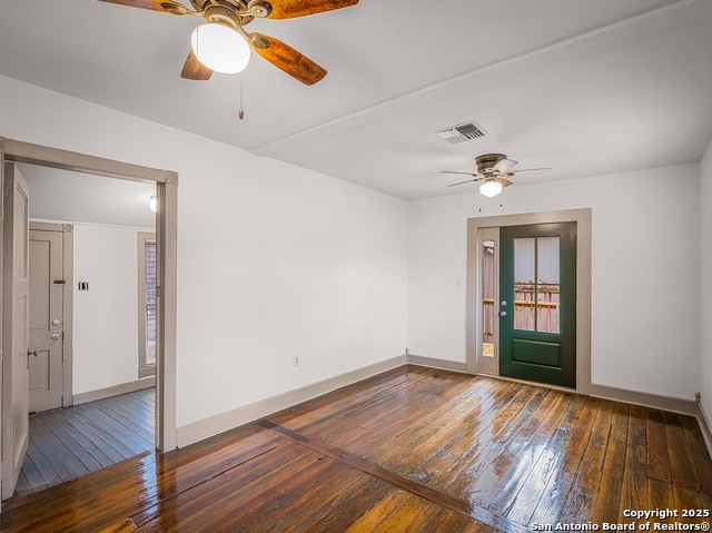 Image 21 of 42 For 533 Bridge St. W