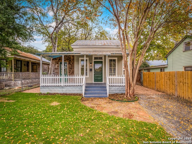 Image 3 of 42 For 533 Bridge St. W