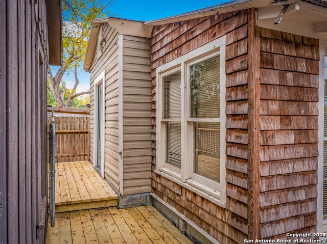 Image 33 of 42 For 533 Bridge St. W