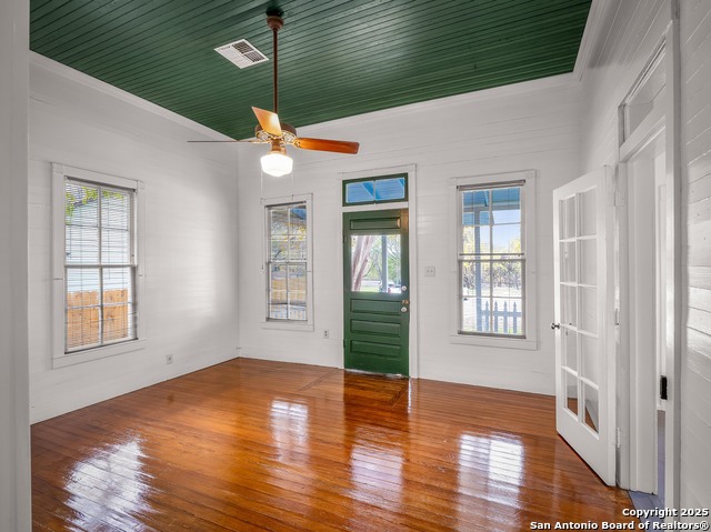 Image 8 of 42 For 533 Bridge St. W