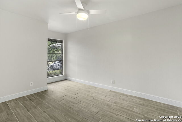 Image 11 of 26 For 5224 Rolling Ridge E