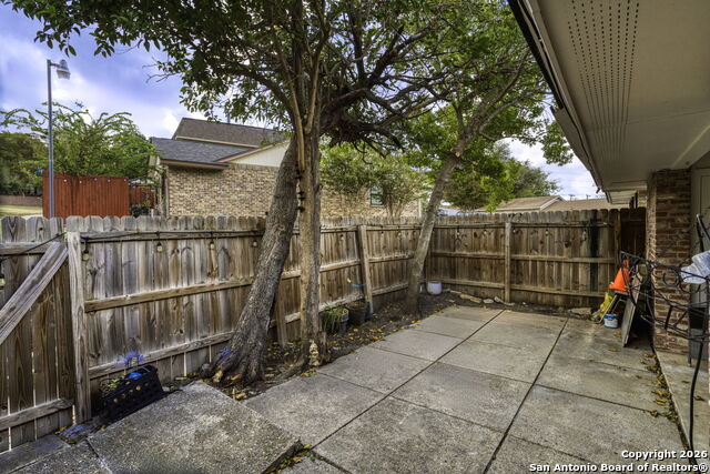 Image 21 of 26 For 5224 Rolling Ridge E