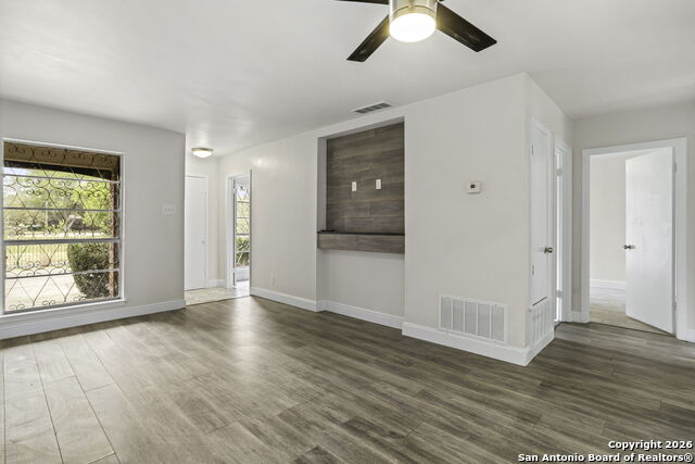 Image 3 of 26 For 5224 Rolling Ridge E