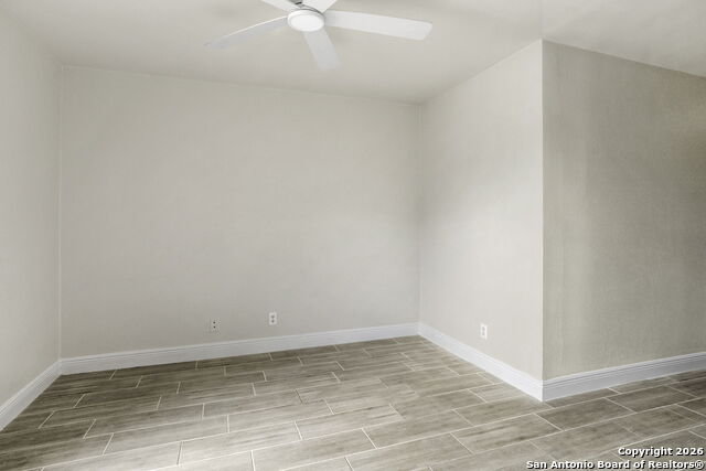 Image 9 of 26 For 5224 Rolling Ridge E