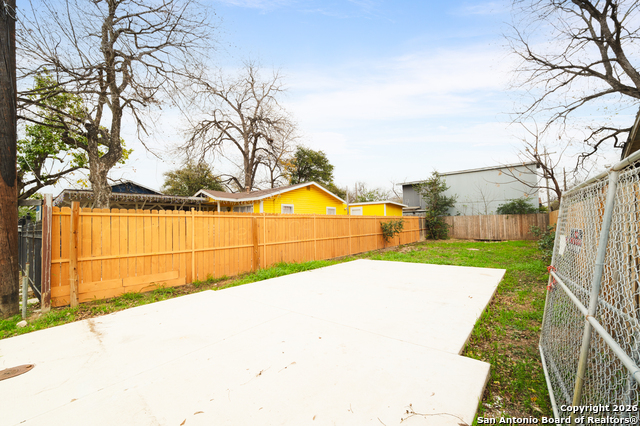 Image 3 of 7 For 1610 Loma Vista