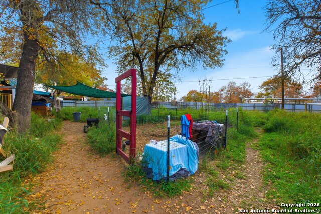 Image 29 of 30 For 4426 Southern Trl