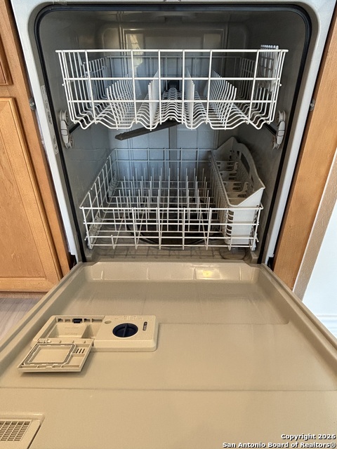 Image 13 of 52 For 11807 Black Rose