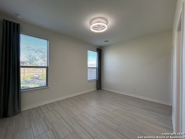 Image 16 of 52 For 11807 Black Rose