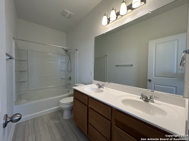 Image 21 of 52 For 11807 Black Rose