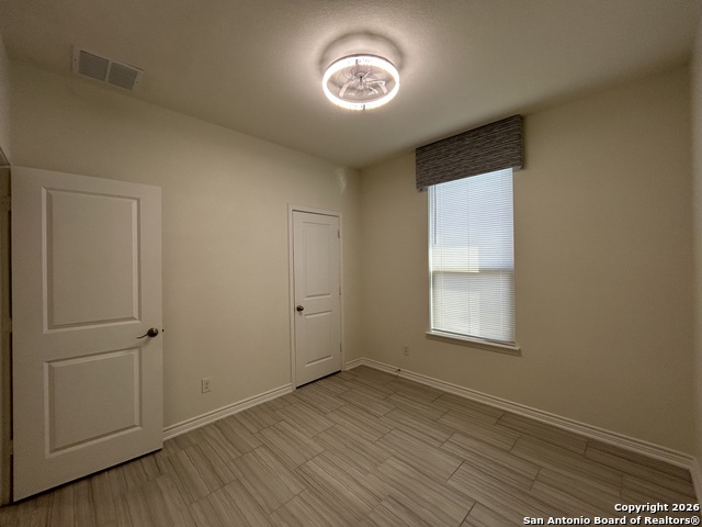 Image 33 of 52 For 11807 Black Rose