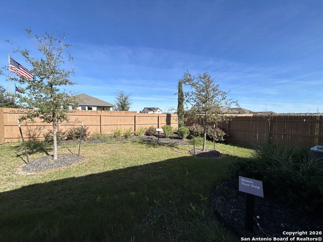 Image 35 of 52 For 11807 Black Rose