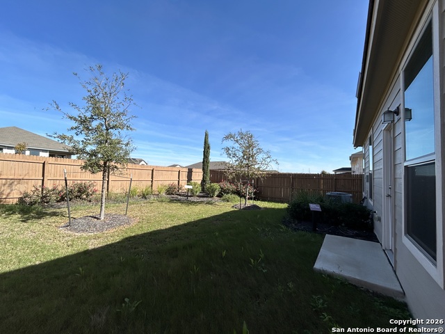 Image 36 of 52 For 11807 Black Rose