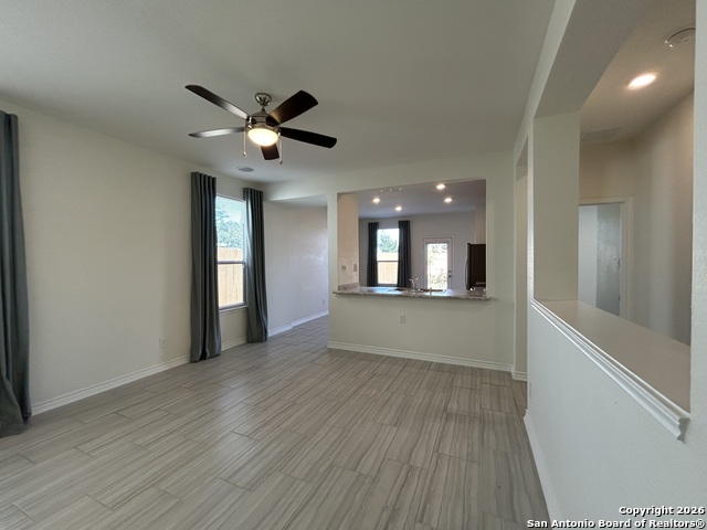 Image 6 of 52 For 11807 Black Rose