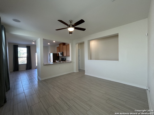 Image 8 of 52 For 11807 Black Rose