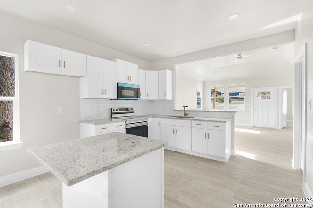 Image 21 of 28 For 849 Tee  