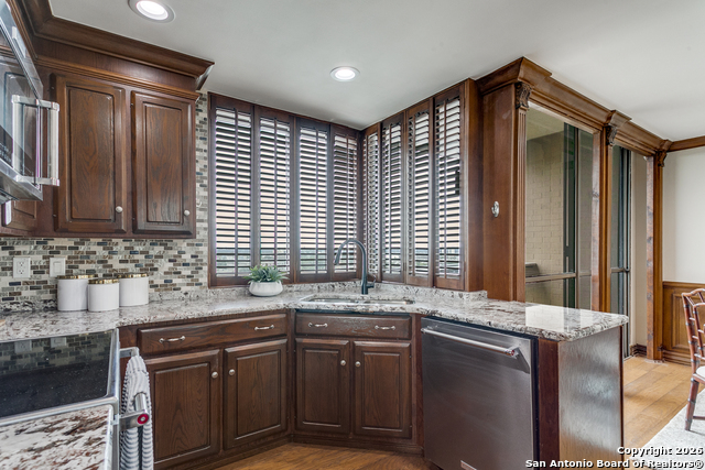 Image 13 of 25 For 7887 Broadway  802