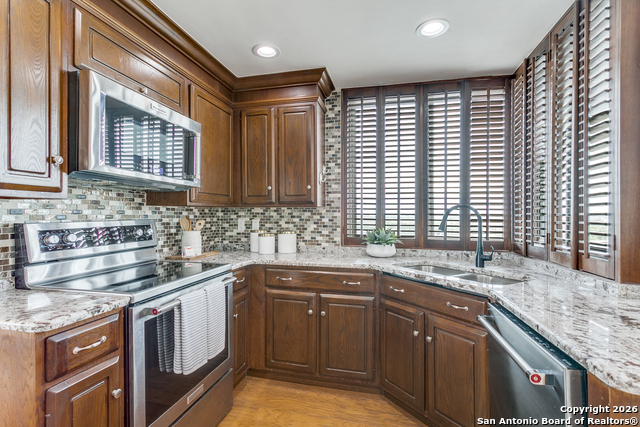 Image 14 of 25 For 7887 Broadway  802