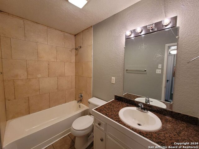 Image 6 of 7 For 516 Gentleman  17