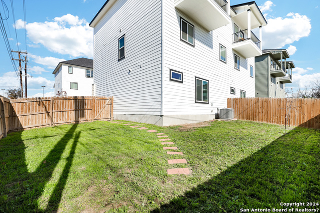 Image 25 of 26 For 614 Errol St 101