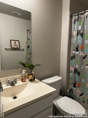 Image 15 of 19 For 2315 Marbach Woods