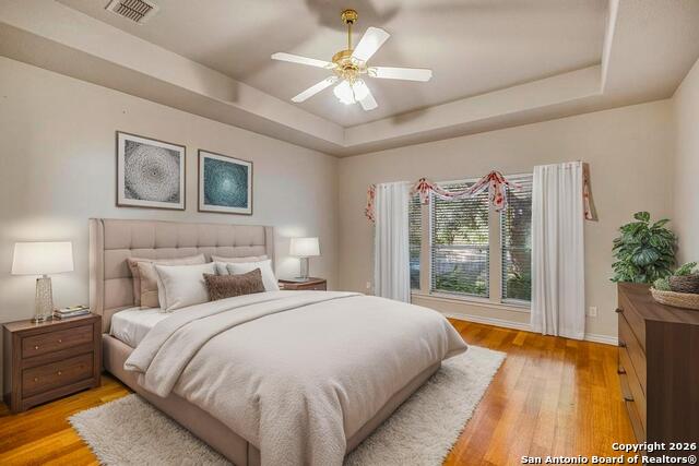 Image 23 of 45 For 18347 Emerald Oaks