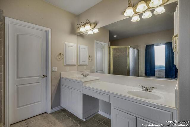 Image 25 of 45 For 18347 Emerald Oaks