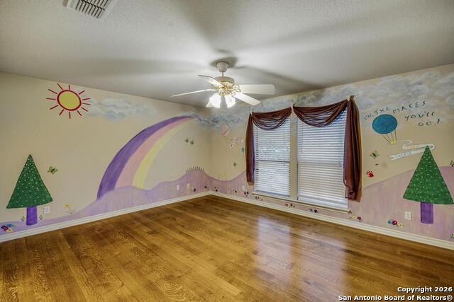 Image 32 of 45 For 18347 Emerald Oaks