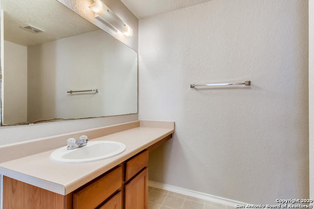 Image 19 of 30 For 9718 Amber Ledge