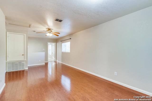 Image 26 of 30 For 9718 Amber Ledge