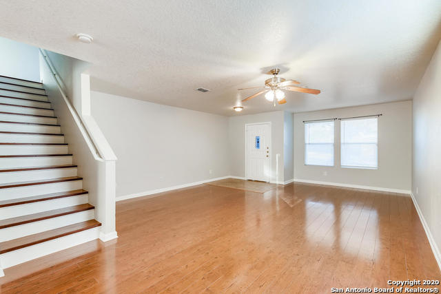 Image 5 of 30 For 9718 Amber Ledge