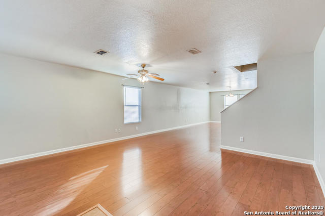 Image 7 of 30 For 9718 Amber Ledge