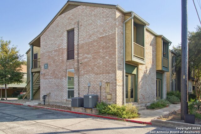 Image 3 of 26 For 3678 Hidden Dr  704