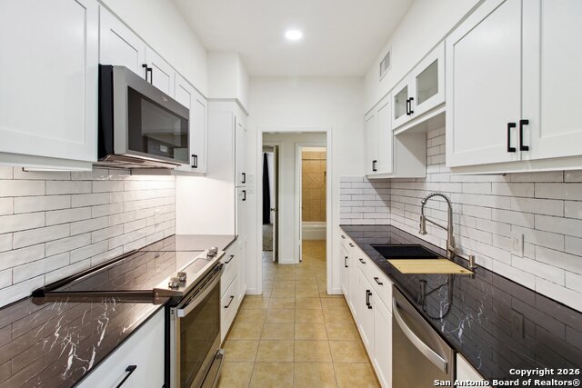 Image 4 of 26 For 3678 Hidden Dr  704