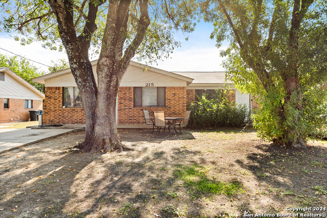 Image 13 of 22 For 215 Redbud Ln