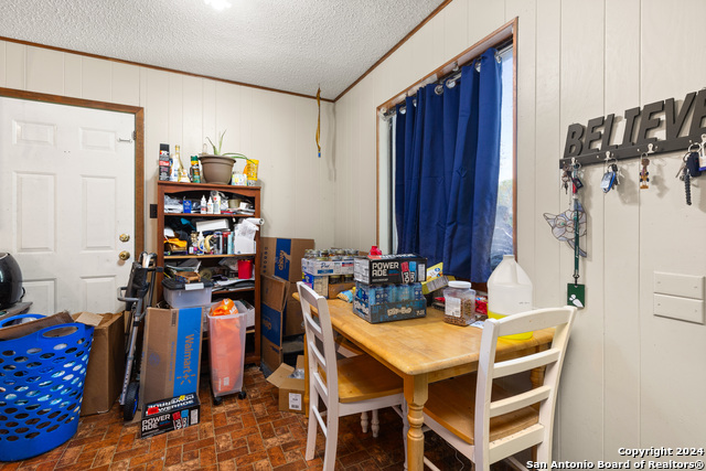 Image 15 of 22 For 215 Redbud Ln