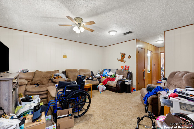 Image 16 of 22 For 215 Redbud Ln