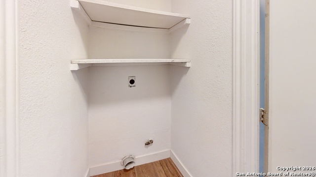 Image 21 of 46 For 2803 Burning Log St