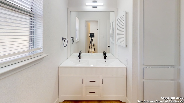 Image 30 of 46 For 2803 Burning Log St