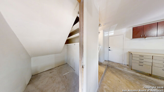 Image 39 of 46 For 2803 Burning Log St