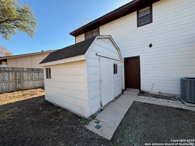 Image 41 of 46 For 2803 Burning Log St