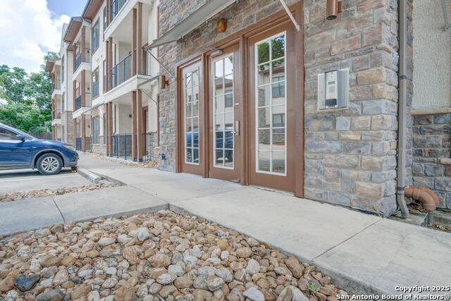 Image 2 of 24 For 7342 Oak Manor 4210