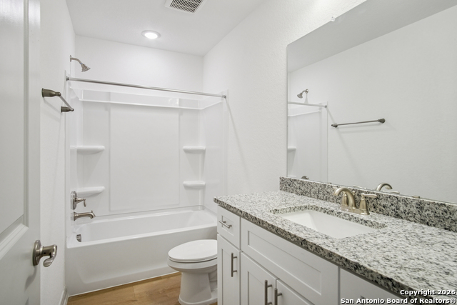 Image 20 of 29 For 12349 Montgomery Forest