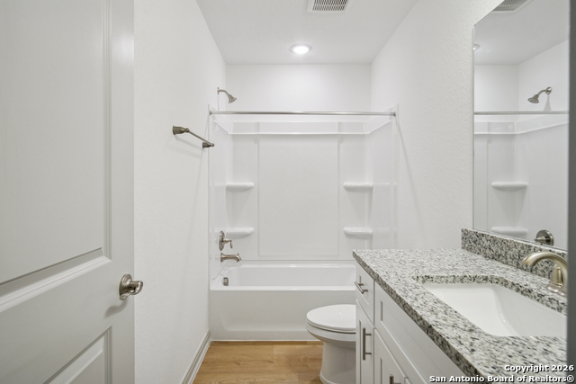 Image 14 of 29 For 12340 Montgomery Forest