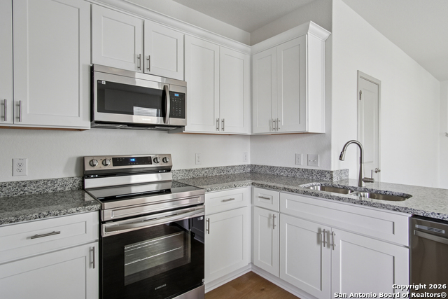 Image 8 of 29 For 12340 Montgomery Forest