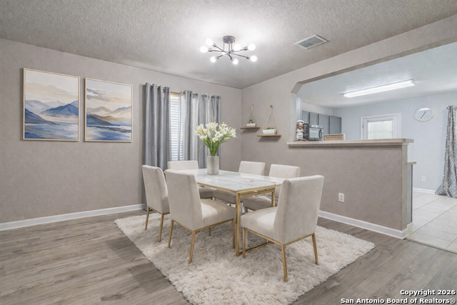 Image 4 of 17 For 7911 Saratoga