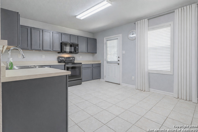 Image 7 of 17 For 7911 Saratoga