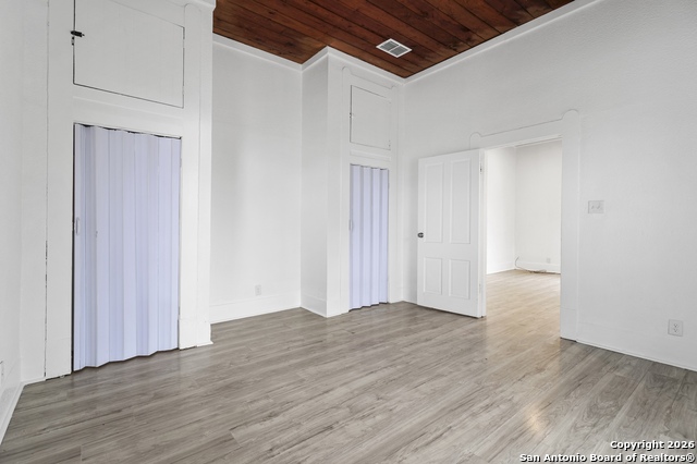 Image 13 of 38 For 2106 Saunders