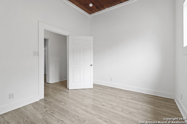 Image 15 of 38 For 2106 Saunders