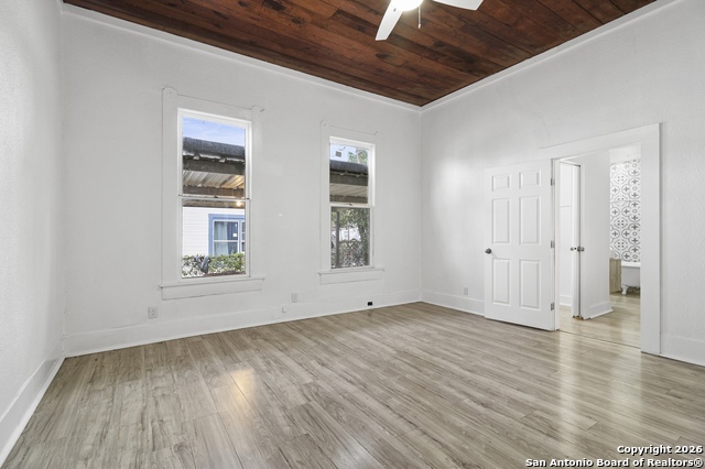 Image 16 of 38 For 2106 Saunders