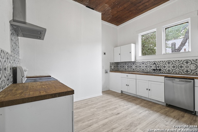 Image 23 of 38 For 2106 Saunders